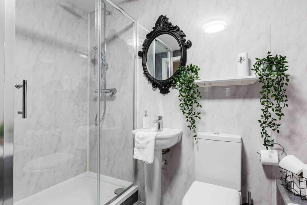 Vip City Centre Apartment With Secure Free Parking Liverpool Exterior foto